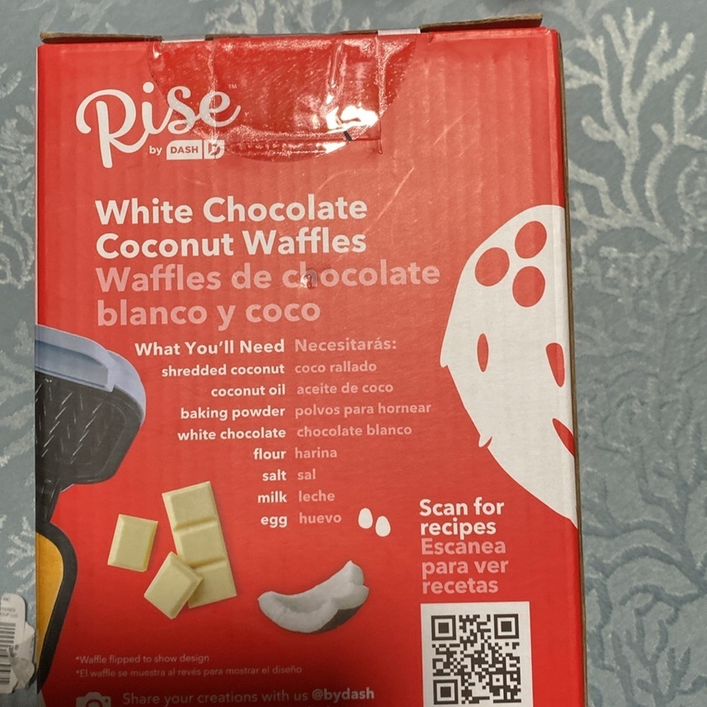 NIB Snowflake waffle maker - Picture 2 of 4